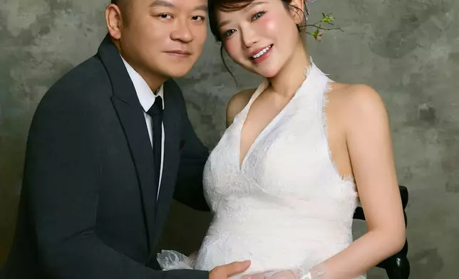 程美段昨日（15日）在IG上載和老公一起拍的婚照。