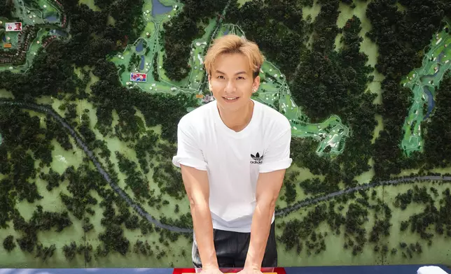 周吉佩（吉吉）受邀上內地蓋明星手印。