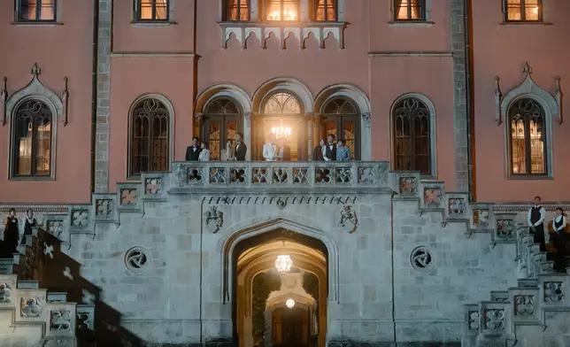 布拉景嘅景同城堡真係靚到不得了，齋睇靚人靚景，真心都夠值回票價，都仲未計峰迴路轉嘅劇情。