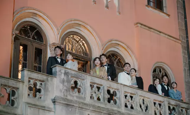 布拉景嘅景同城堡真係靚到不得了，齋睇靚人靚景，真心都夠值回票價，都仲未計峰迴路轉嘅劇情。