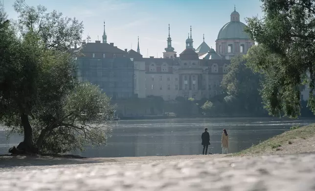 布拉景嘅景同城堡真係靚到不得了，齋睇靚人靚景，真心都夠值回票價，都仲未計峰迴路轉嘅劇情。