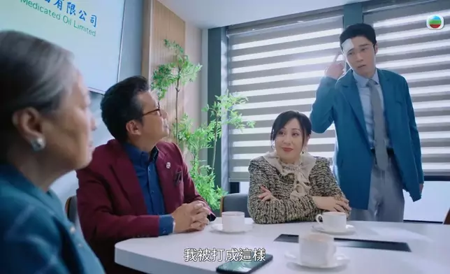 尋晚「三大惡人」圍攻Madam盧苑茵都好正。