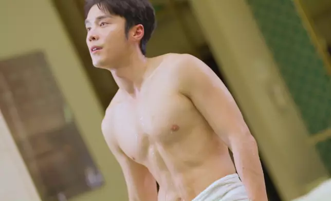 丁丁更大騷肌肉。