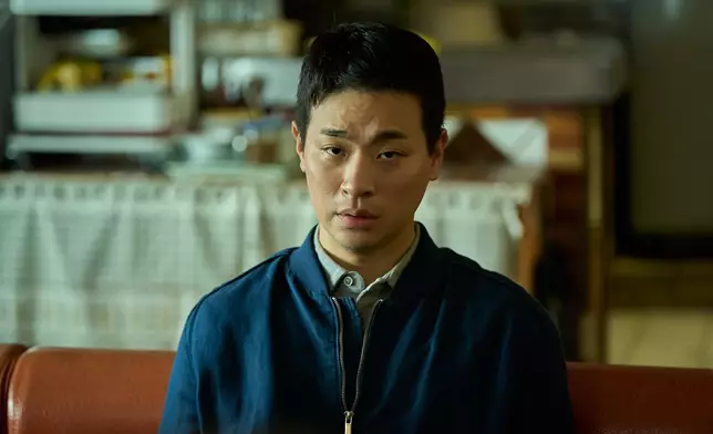 朴正民飾被任永奎獨力撫養長大的兒子東煥。