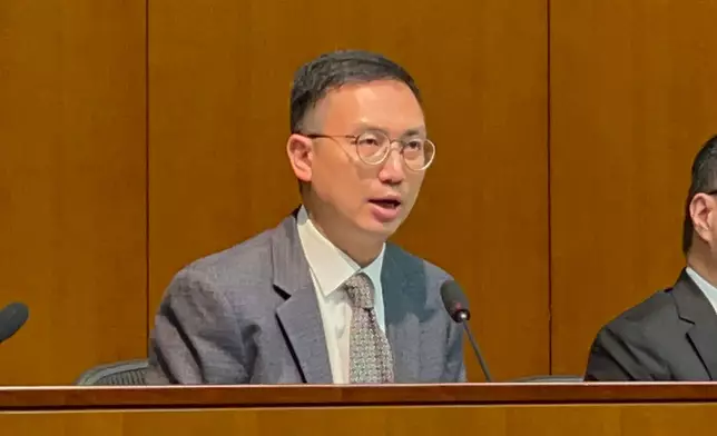 李鎮強。巴士的報記者攝