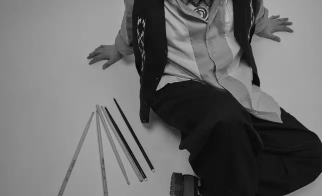 「浪客行」中的「浪客」是不斷浪跡天涯鍛鍊自己，追求劍道的最高境界。