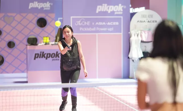 甘比表示Pickleball比想像中容易上手。