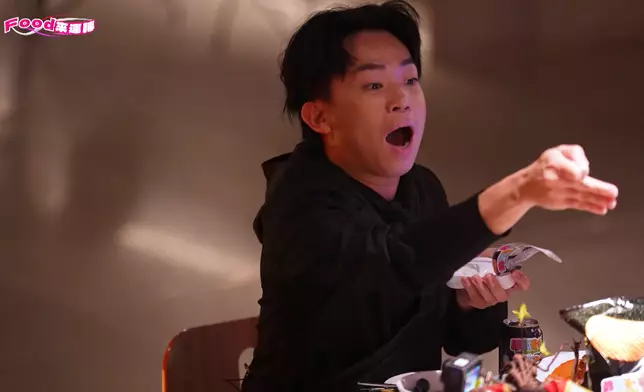 珈其的說話被5膠無情取笑他old school。