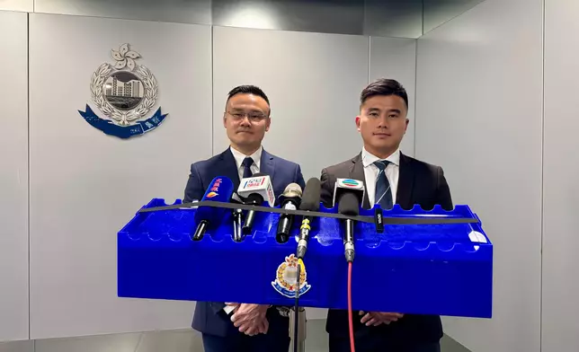 港島總區重案組第一隊總督察文智陽及總區重案組第1B 隊主管黃立人高級督察。