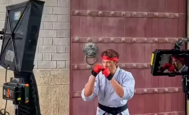 借出空手道袍。