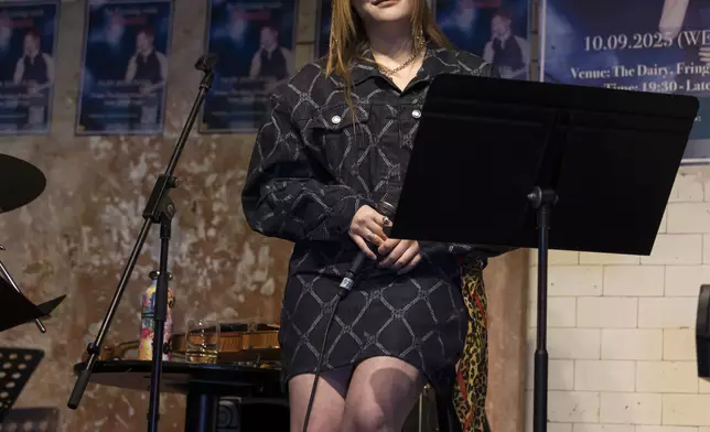 Janees表示未來有很多大計正在進行或籌劃中。