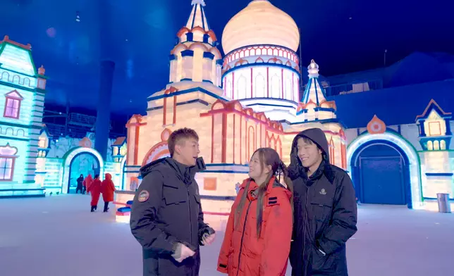 三人亦去到冰雕世界