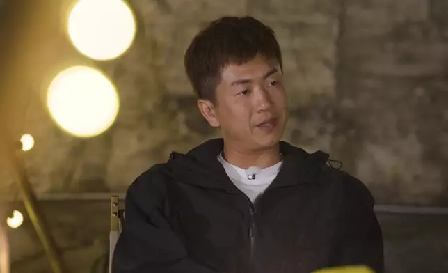 馬貫東特意寫明信片給天上的公公婆婆