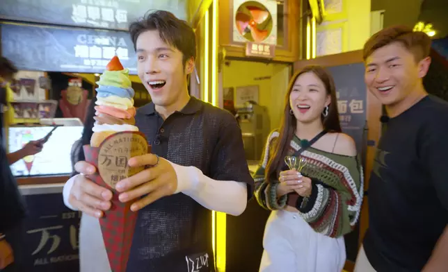 丁丁勁食超大煙囪麵包加雪糕