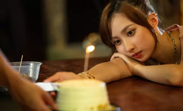 鍾柔美（Yumi）推出新歌《不欠你一個朋友》。