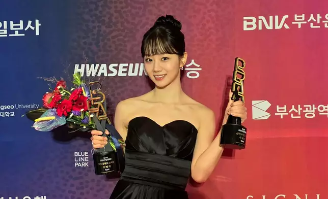 惠利憑《十卜你應援團》獲女新人獎，以及年度明星獎一人捧兩獎。網上圖片