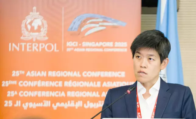 網絡安全及科技罪案調查科高級警司李經晞在會議上發表演講。