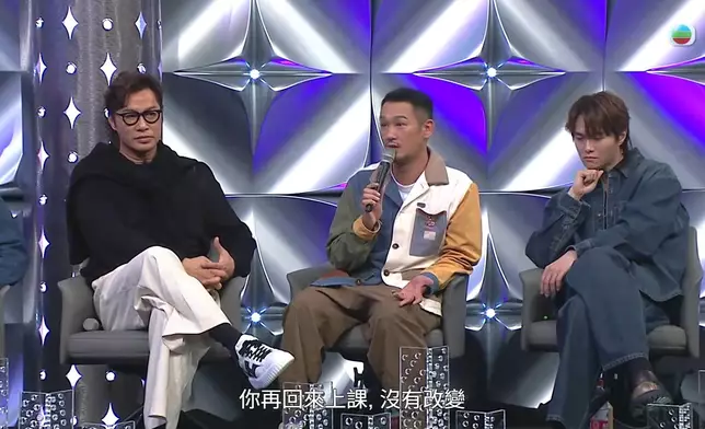 無論電視播出版本、抑或無綫官方社交平台版本，阿Deep都係滿臉痛心誠懇、眼泛淚光。