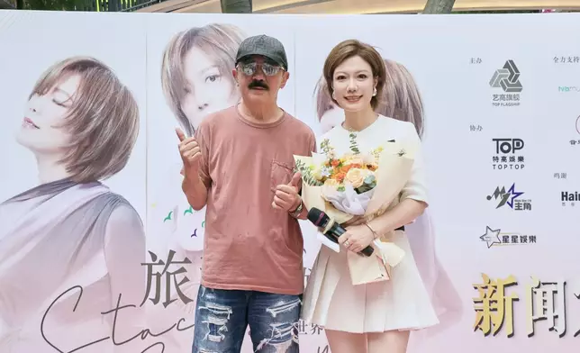 蔡卓妍（阿Sa）爸爸現身支持。