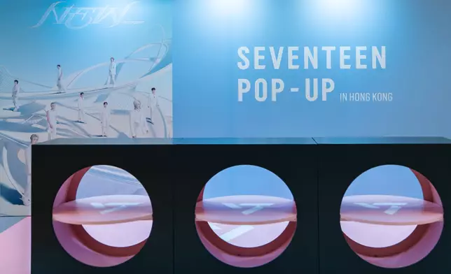 演唱會海報打卡牆