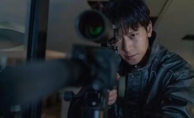 姜棟元飾演神秘僱傭兵白山湖。Disney+圖片