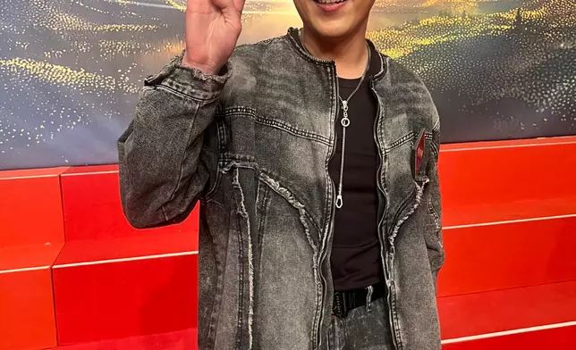 麥曉東苦笑看完直播後發現自己「上鏡好肥」。巴士的報記者攝