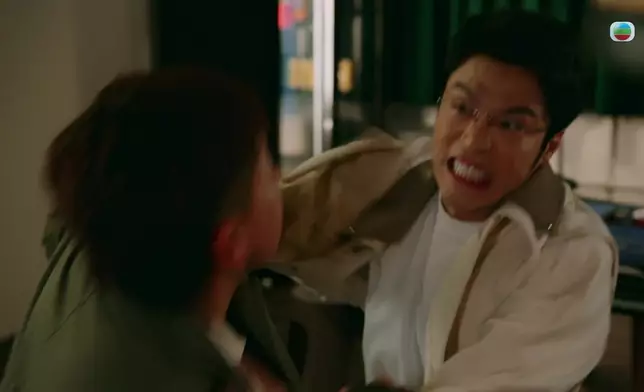 丁丁與馬貫東喺大結局有一場超強勁打鬥戲。