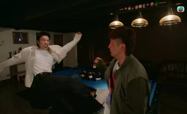 丁丁與馬貫東喺大結局有一場超強勁打鬥戲。