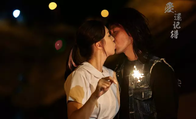 孫慧雪做主動：「佢好怕醜呀！唔鍚埋嚟！」