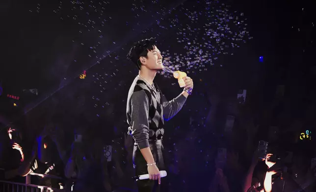 當然少不了全場大合唱《以後別做朋友》！