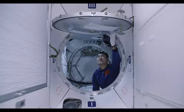 影片記錄了為期六個月的太空任務。