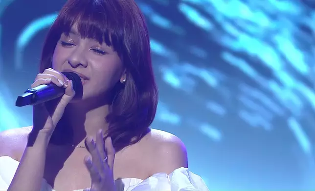 Bibi正式表演時，Bibi以「沙沙地」的特色聲線，配合高音，亮眼表現。