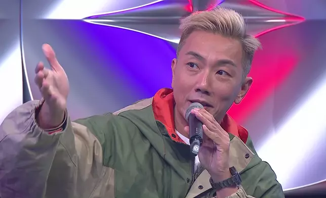 Bibi與師兄劉浩龍的搞笑互動。