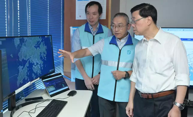 李家超表示，颱風樺加沙逼近，政府已做好部署，政府新聞處圖片