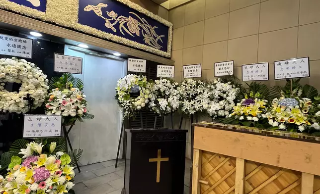 原定翌日（24日）辭靈出殯，靈柩奉移和合石火葬場進行火化禮，但因颱風關係，家屬昨日決定今晨進行火化禮。