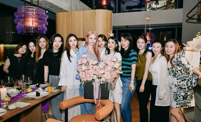 張馨月微博圖片