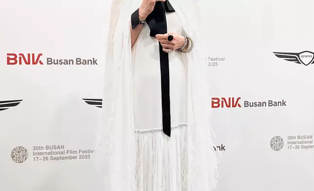 張艾嘉獲頒「山茶花獎」。