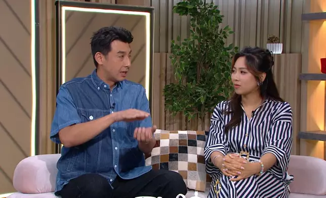 伍家謙認為魚裝拖鞋是師奶裝束的極致。