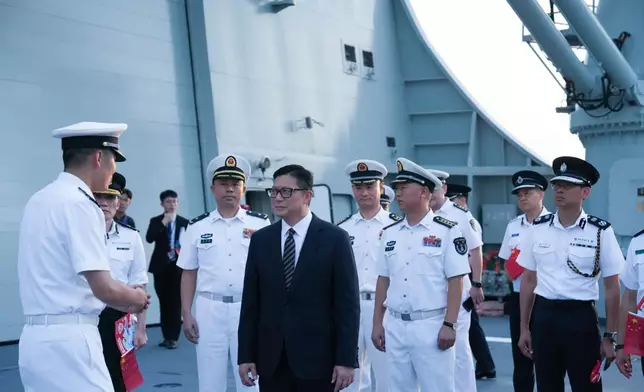 保安局局長鄧炳強