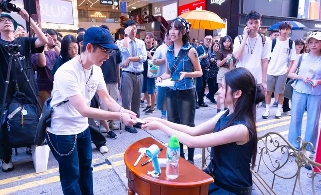 Cloud每一位都細心聆聽，亦有給予意見。