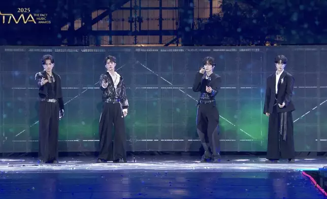 劇集《垂涎》爆紅的Desire 4首度以組合形式作跳唱演出。