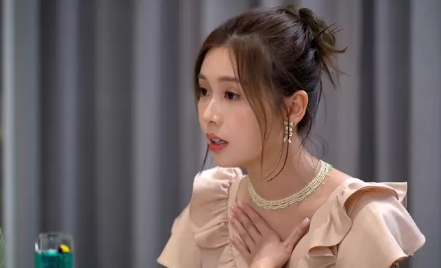 Sophie似乎有啲擔心結婚同生小朋友問題，但係一聽到好友Step嘅真情安慰。