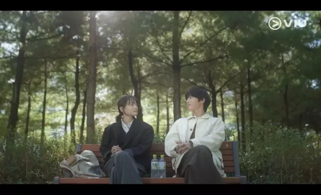 《我的青春》宋仲基飾演戲鮮于海，千瑀嬉飾成濟妍。Viu提供截圖