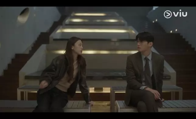 李宙明飾毛泰琳、徐志焄飾金錫柱。Viu提供截圖