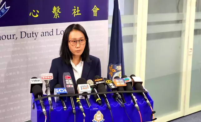 警方西區警區刑事總督察張蔚珊簡報案情。