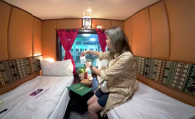 明晚三人坐夜班火車轉戰胡志明市。