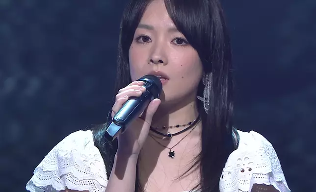 今集Ophelia以甜美的聲線和細膩的情感演繹《至少做一件離譜的事》