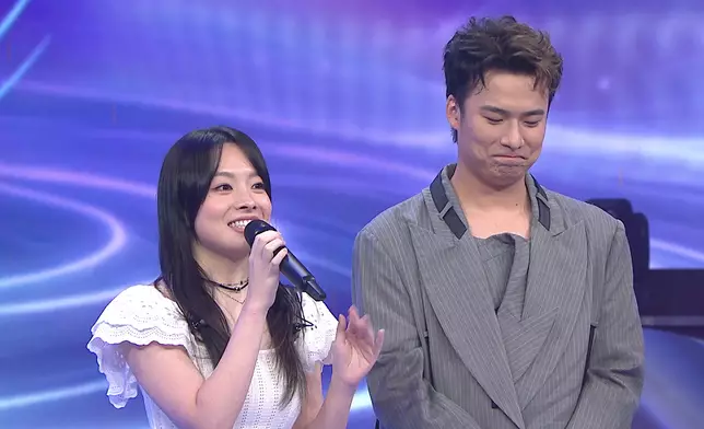 原來台下二人的感情相當好