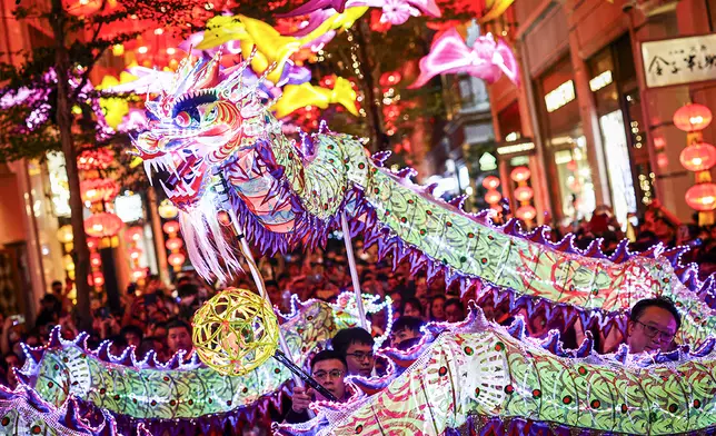 利東街「LED火龍舞鼓賀中秋」