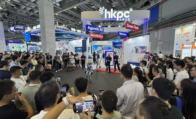 展覽期間，機械人表演吸引大量觀眾，彰顯生產力局在機器人研發方面的卓越實力。眾多內地及海外企業代表到場交流，洽談合作機會。